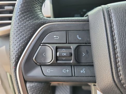 Used 2025 Toyota Tundra Limited AWD/4WD image 18