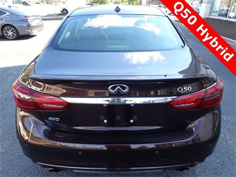 Used 2018 INFINITI Q50 Luxe w/ Cargo Package (L95) image 4