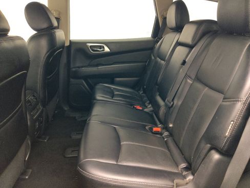 Used 2018 Nissan Pathfinder SL w/ Midnight Edition Package AWD/4WD image 18