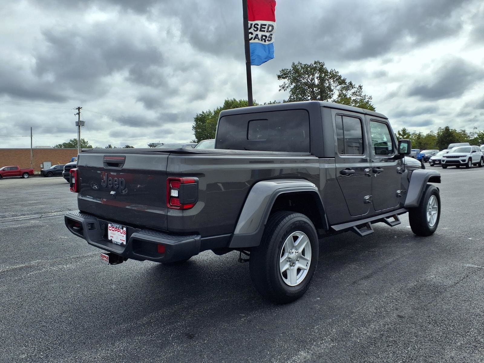 Used 2021 Jeep Gladiator Sport AWD/4WD image 5