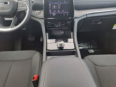New 2026 Jeep Grand Cherokee Laredo RWD image 21
