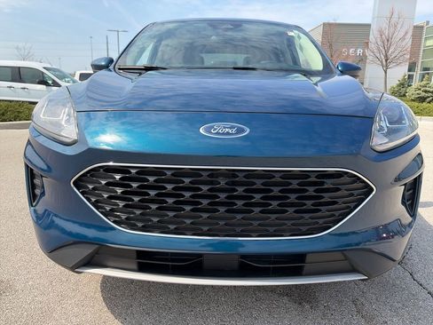 Used 2020 Ford Escape SE image 2