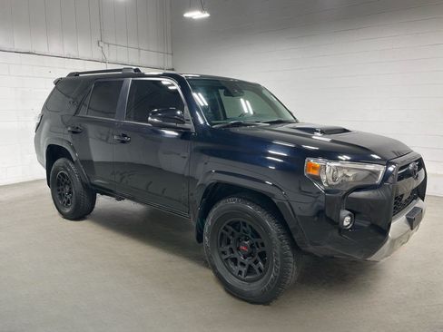 Used 2021 Toyota 4Runner TRD Off-Road Premium w/ Moonroof Package AWD/4WD image 3