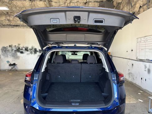 Used 2025 Nissan Rogue SV FWD image 33