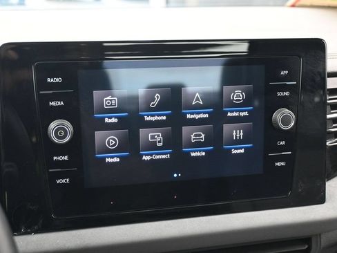 Used 2025 Volkswagen Jetta SE FWD image 19