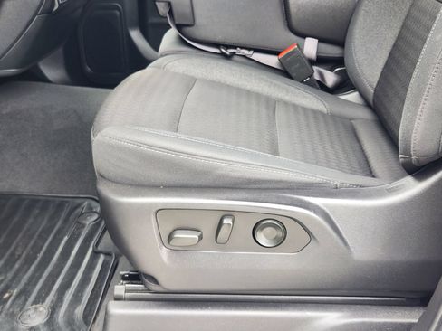 Used 2023 Chevrolet Silverado 1500 Custom Trail Boss AWD/4WD image 26