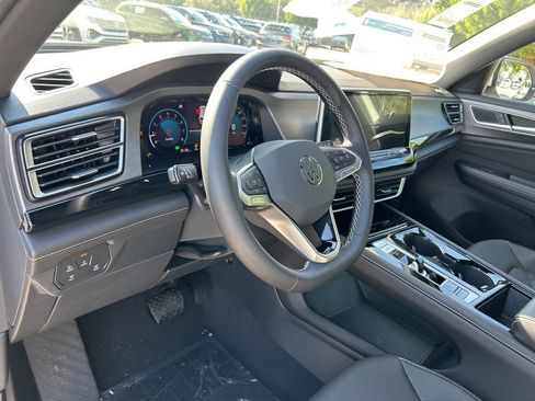 New 2026 Volkswagen Atlas Cross Sport SE FWD image 23