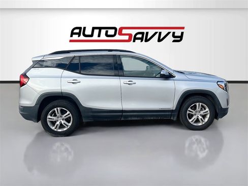 Used 2018 GMC Terrain SLE w/ Driver Convenience Package image 8