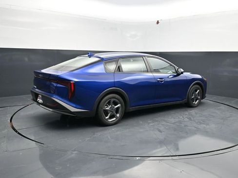 Used 2025 Kia K4 LXS image 9