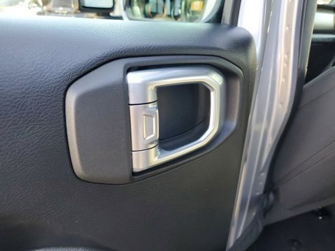 Used 2018 Jeep Wrangler Unlimited Sport image 17