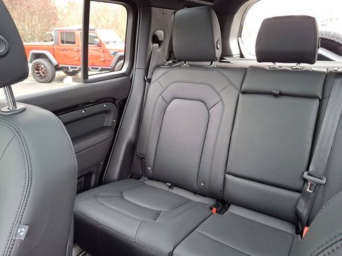 Certified 2025 Land Rover Defender 110 X-Dynamic SE image 12