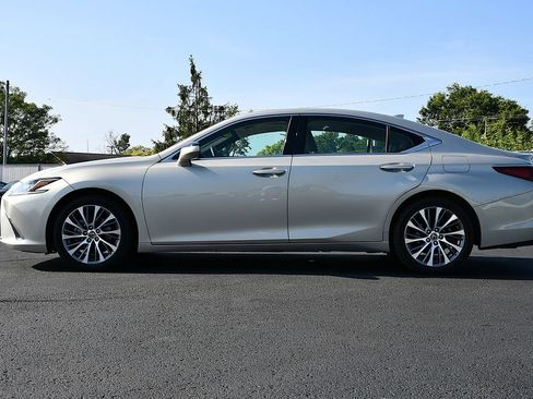 Used 2019 Lexus ES 350 w/ Premium Package FWD image 4