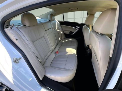 Used 2017 Buick Regal Sport Touring FWD image 28