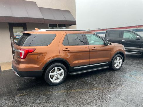 Used 2017 Ford Explorer XLT w/ Equipment Group 202A AWD/4WD image 5