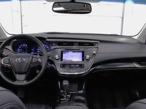Used 2016 Toyota Avalon Touring image 51