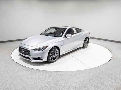 Used 2017 INFINITI Q60 Red Sport 400 image 29