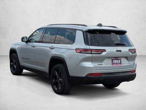 Used 2023 Jeep Grand Cherokee L Laredo AWD/4WD image 8