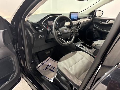 Used 2021 Ford Escape SE w/ Cold Weather Package image 15