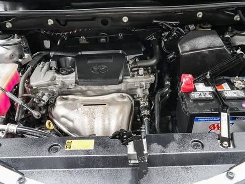 Used 2014 Toyota RAV4 Limited w/ Technology Package image 28