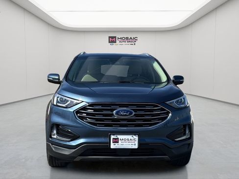 Used 2019 Ford Edge SEL w/ Equipment Group 201A image 2