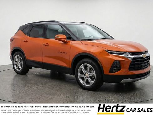 Used 2025 Chevrolet Blazer LT image 1