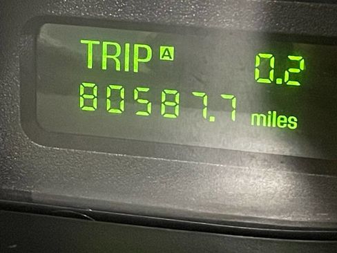 Used 2002 Ford Thunderbird Deluxe image 26