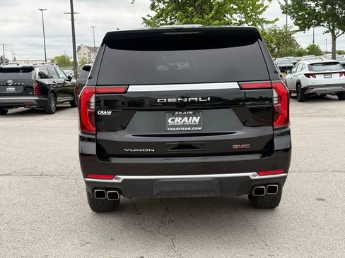 Used 2025 GMC Yukon XL Denali AWD/4WD image 6