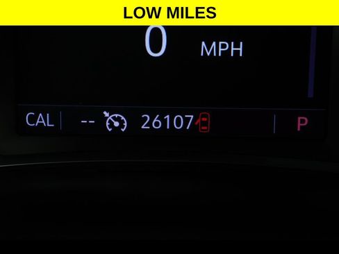 Used 2023 Chevrolet Traverse LT FWD image 5