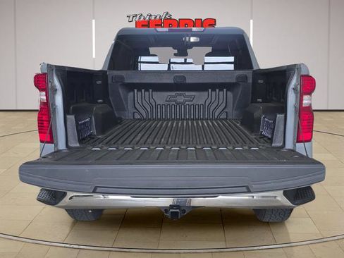 Used 2024 Chevrolet Silverado 1500 LT image 9