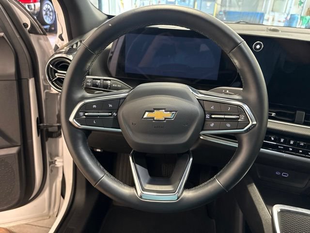 Used 2025 Chevrolet Equinox LT AWD/4WD image 13