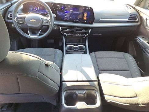 Used 2024 Chevrolet Traverse LT w/ Trailering Package image 10