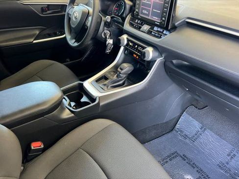 Certified 2020 Toyota RAV4 LE w/ Carpet Mat Package FWD image 16