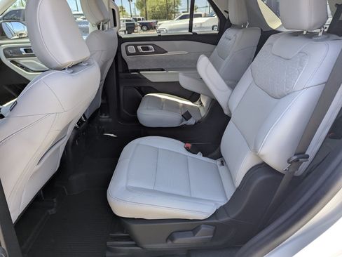 Certified 2025 Ford Explorer Platinum w/ Ultimate Package AWD/4WD image 8