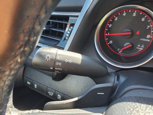Certified 2019 Toyota Camry XSE FWD image 18