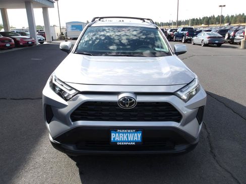 Used 2025 Toyota RAV4 LE AWD/4WD image 8