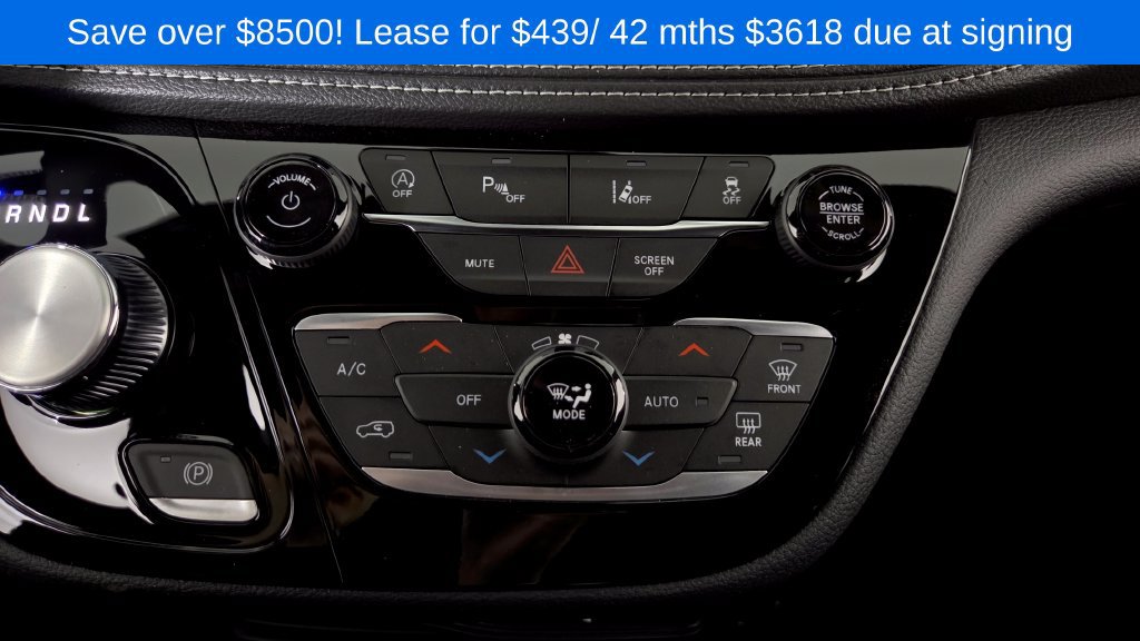 New 2026 Chrysler Pacifica Select FWD image 23