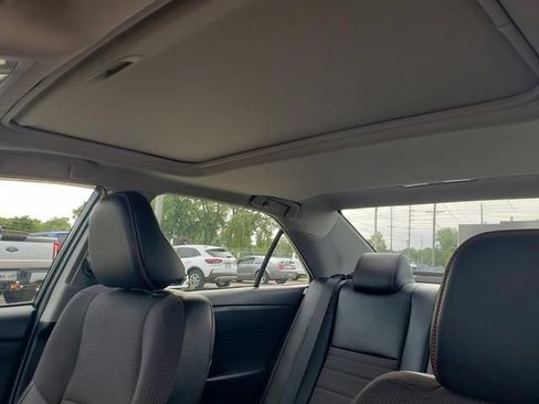 Used 2017 Toyota Camry SE w/ Moonroof Package FWD image 20