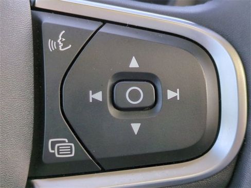 Certified 2024 Volvo S60 B5 Core image 25