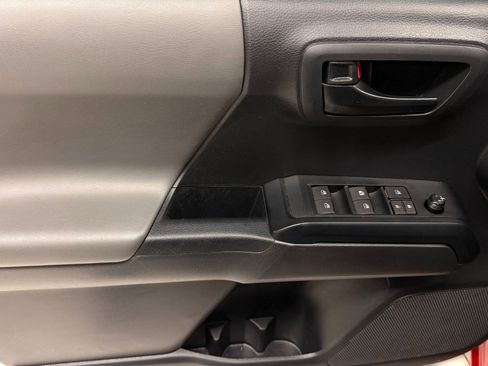 Used 2022 Toyota Tacoma SR image 11