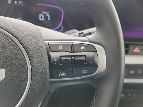 Certified 2025 Kia Sportage EX w/ Premium Package FWD image 24