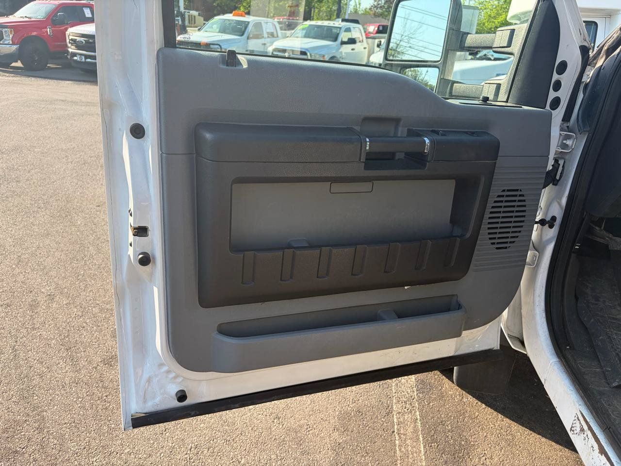 Used 2015 Ford F550 4x4 Regular Cab Super Duty image 19