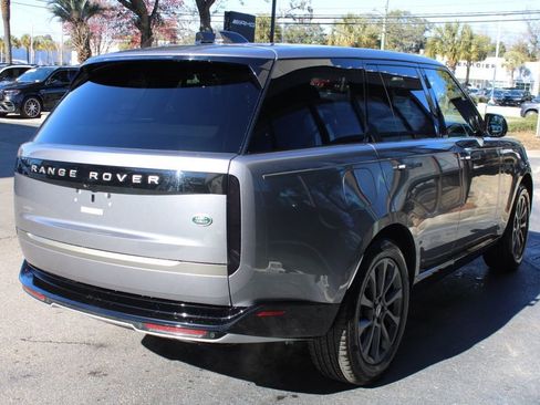 Used 2023 Land Rover Range Rover SE image 7
