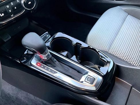 Used 2024 Chevrolet Trax LT image 16