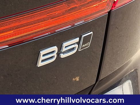Certified 2025 Volvo XC60 B5 Plus w/ Protection Package Premier image 31