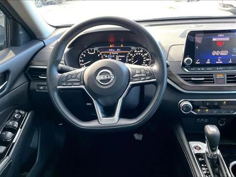 Certified 2023 Nissan Altima 2.5 SV image 6