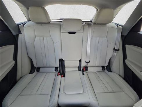 New 2025 Audi Q5 Premium image 17