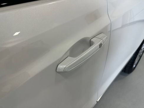 Certified 2025 Cadillac XT5 Sportv AWD/4WD image 8