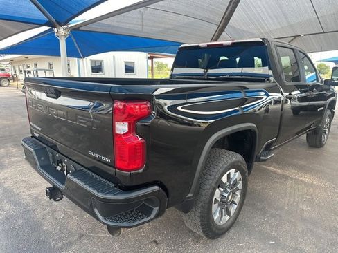 Used 2024 Chevrolet Silverado 2500 Custom w/ Custom Value Package image 7