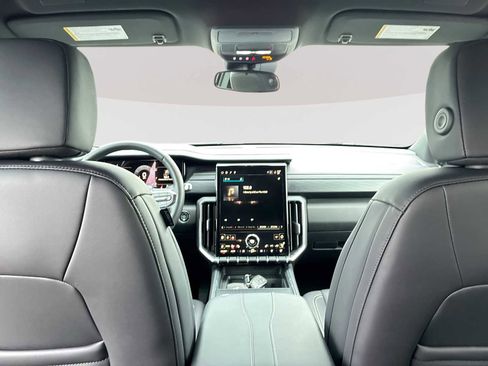 Certified 2025 GMC Acadia Elevation w/ Elevation Premium Package image 20