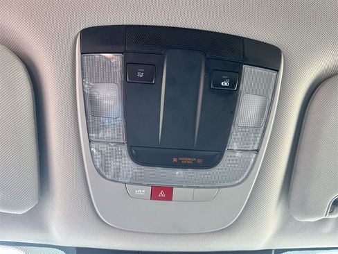 Used 2024 Kia Sorento S image 19